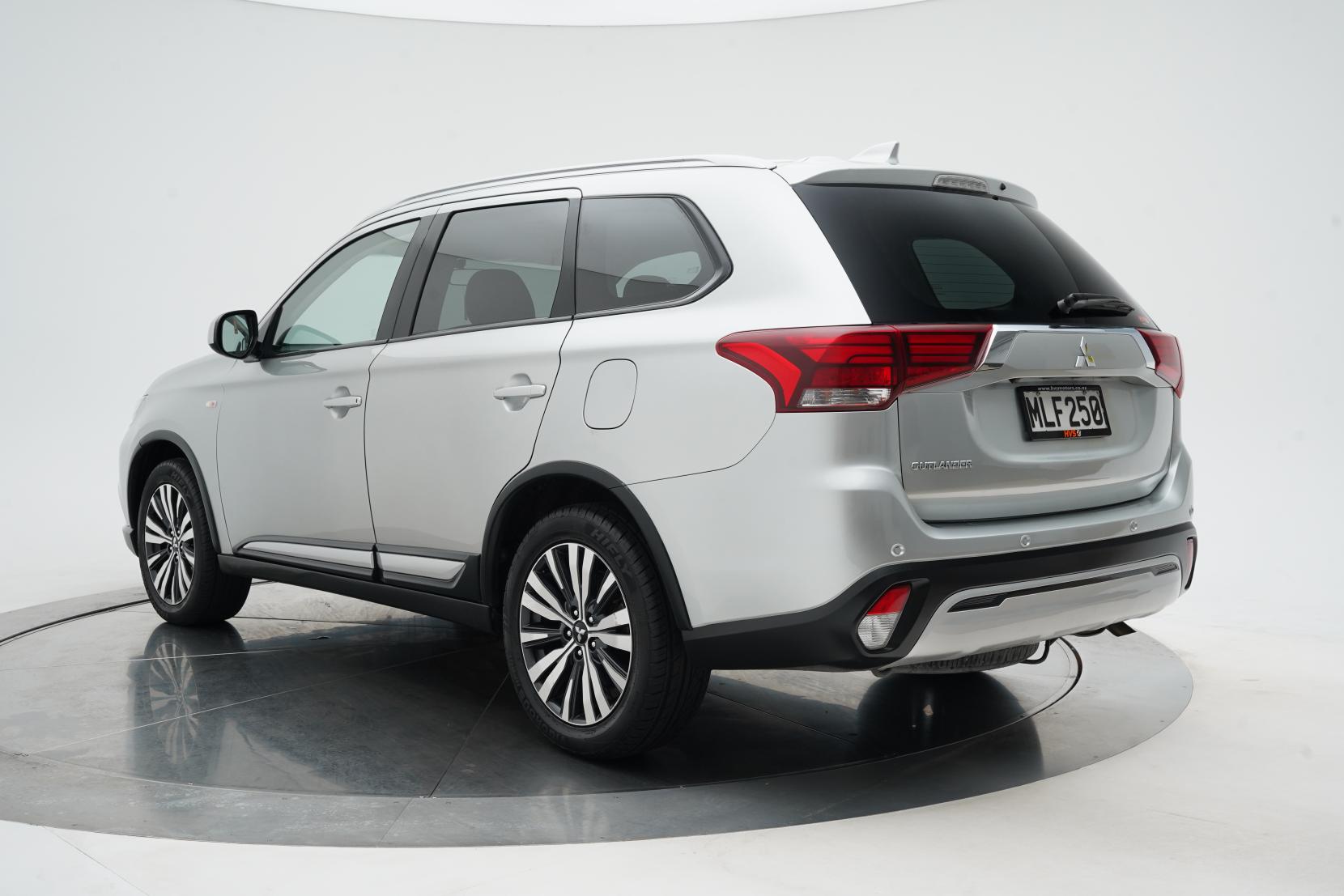 Mitsubishi Outlander 2.4 LS 2.4P/4WD/CVT