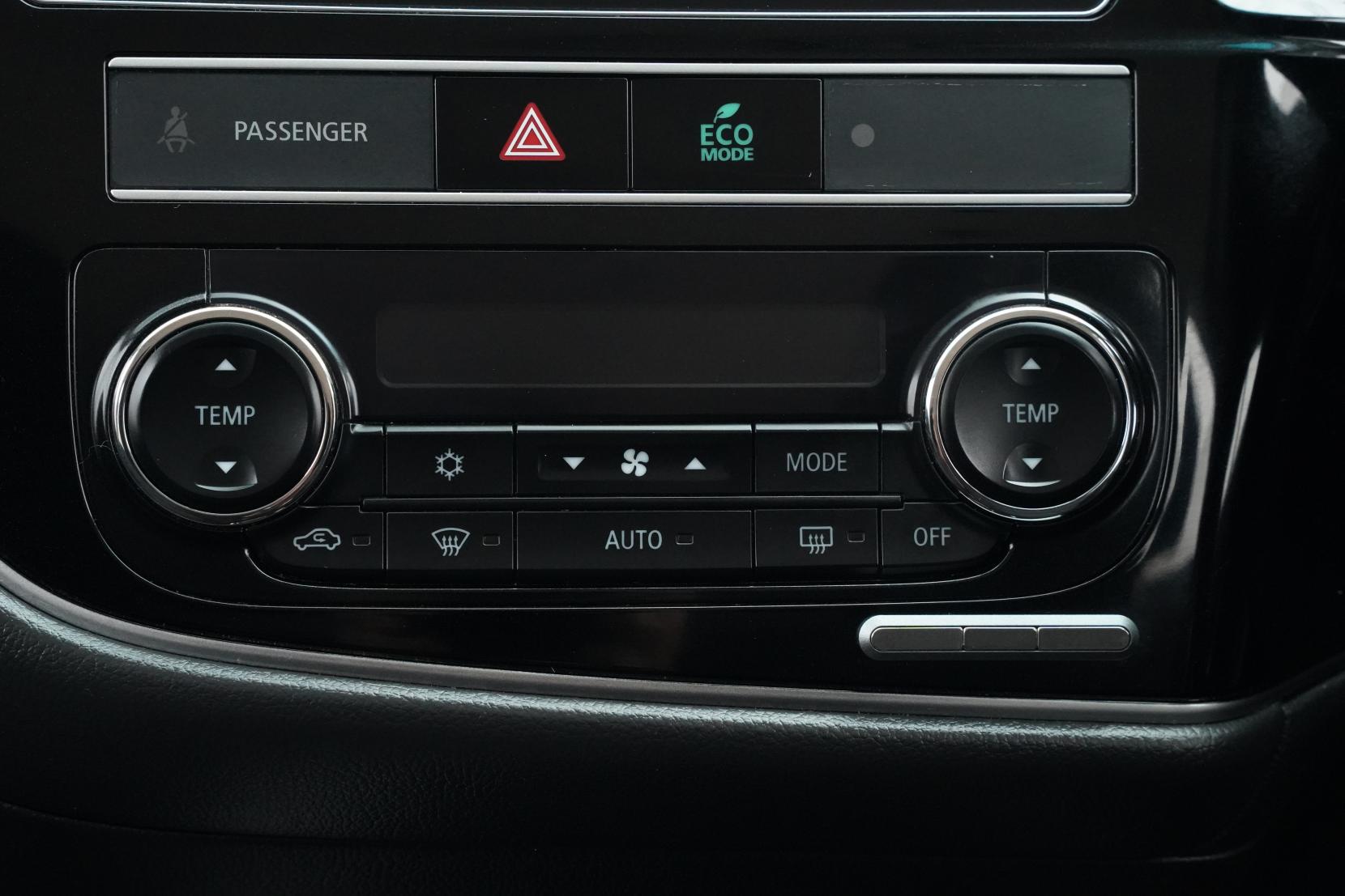 Mitsubishi Outlander 2.4 LS 2.4P/4WD/CVT