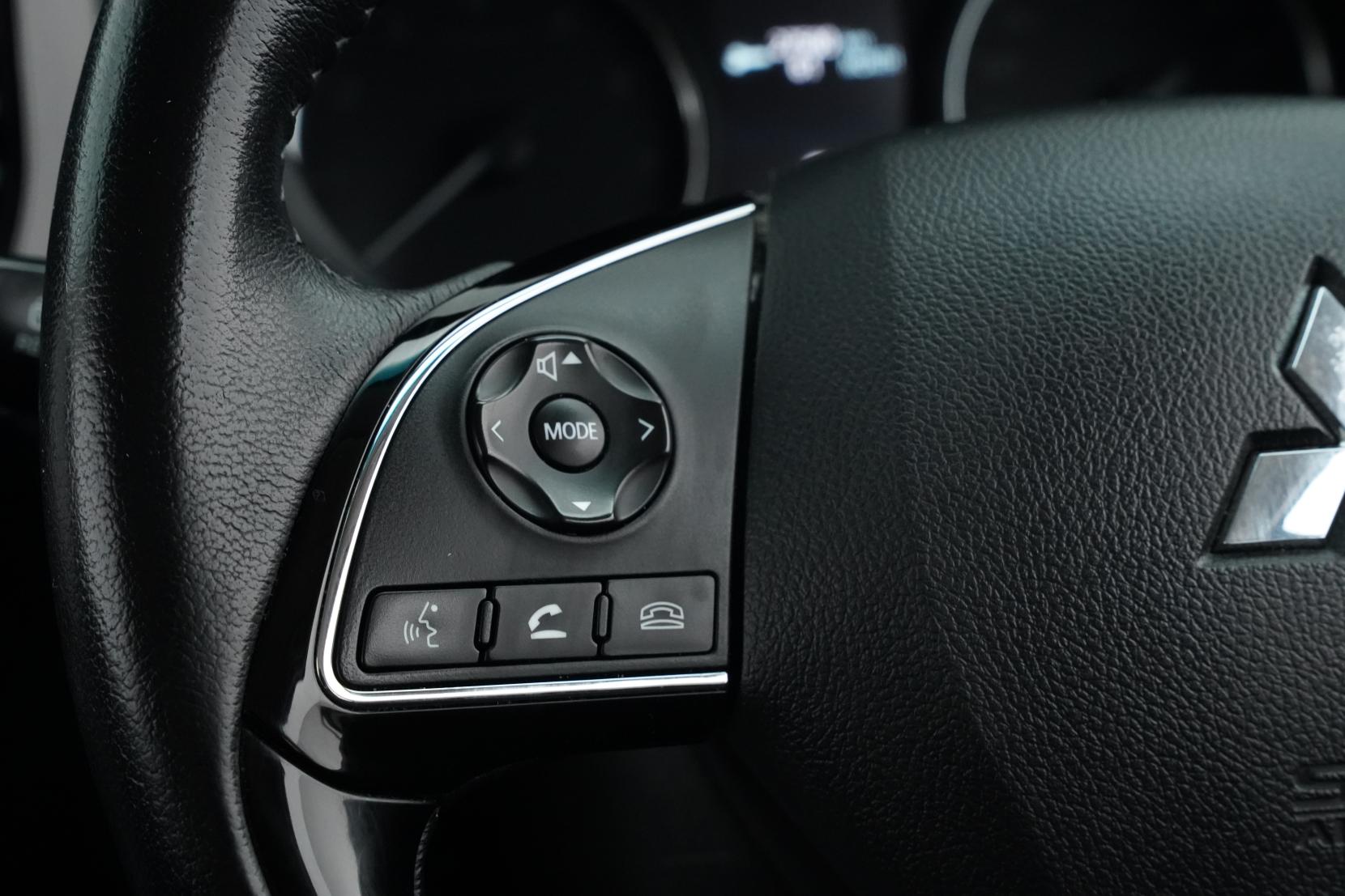 Mitsubishi Outlander 2.4 LS 2.4P/4WD/CVT