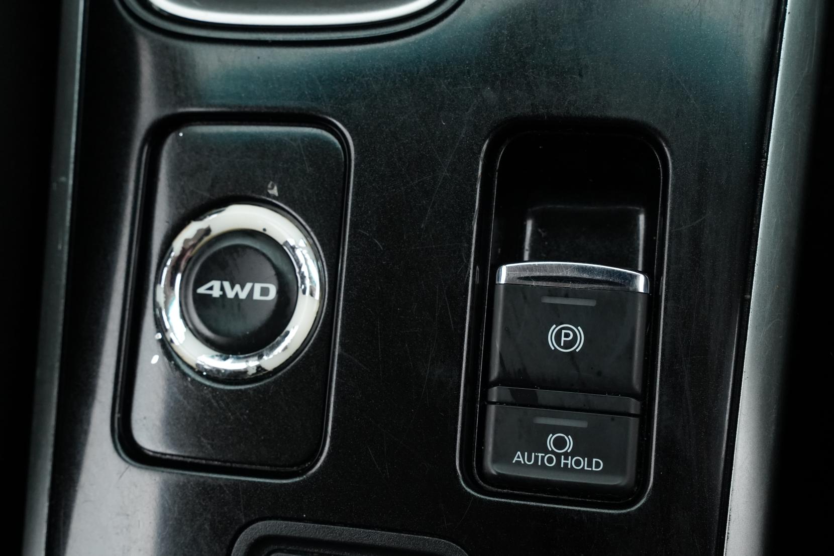 Mitsubishi Outlander 2.4 LS 2.4P/4WD/CVT