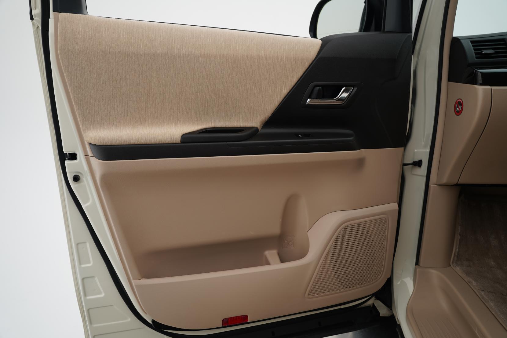 Toyota Alphard 2.4 Hybrid X 4WD