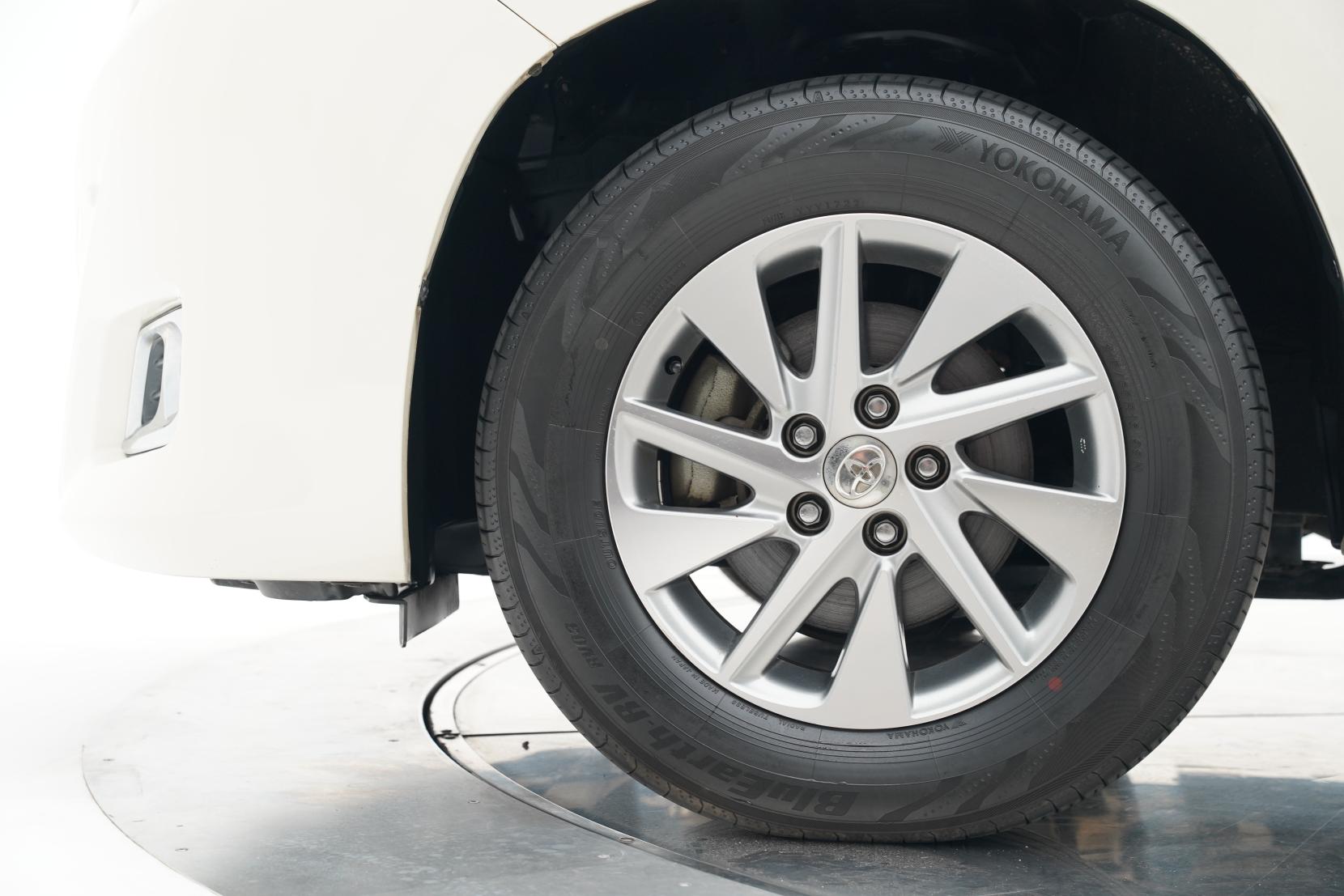 Toyota Alphard 2.4 Hybrid X 4WD