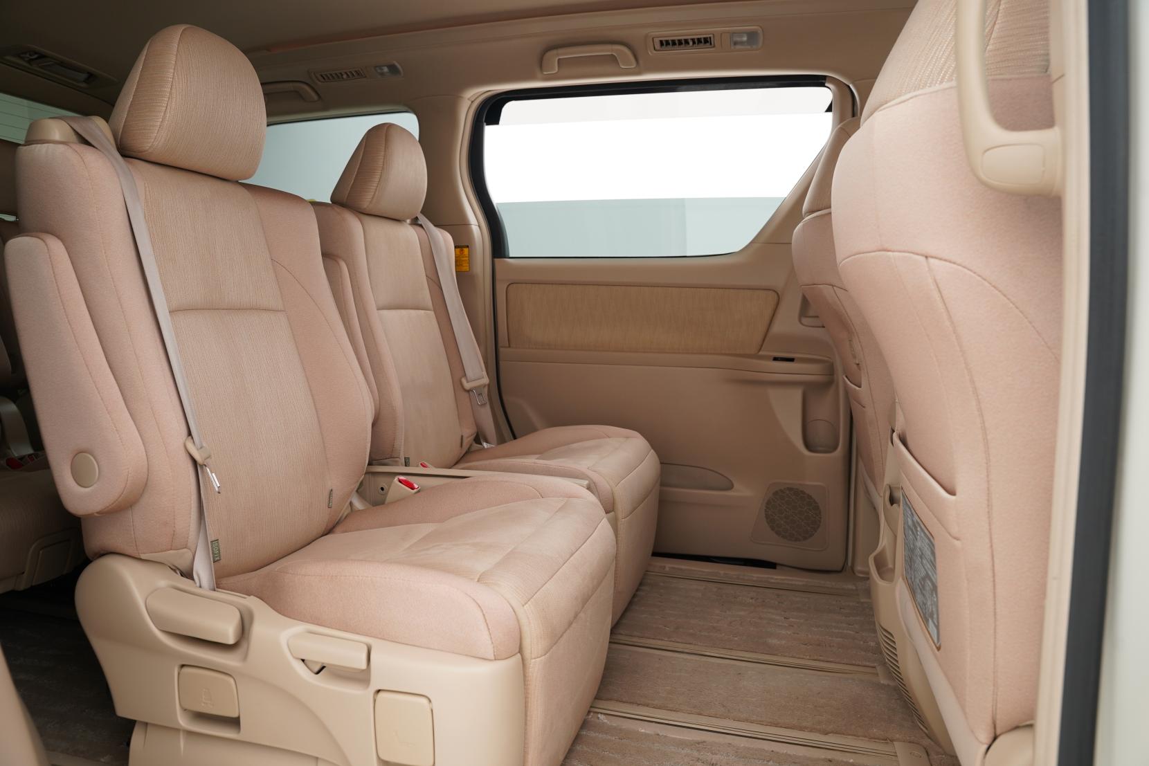 Toyota Alphard 2.4 Hybrid X 4WD