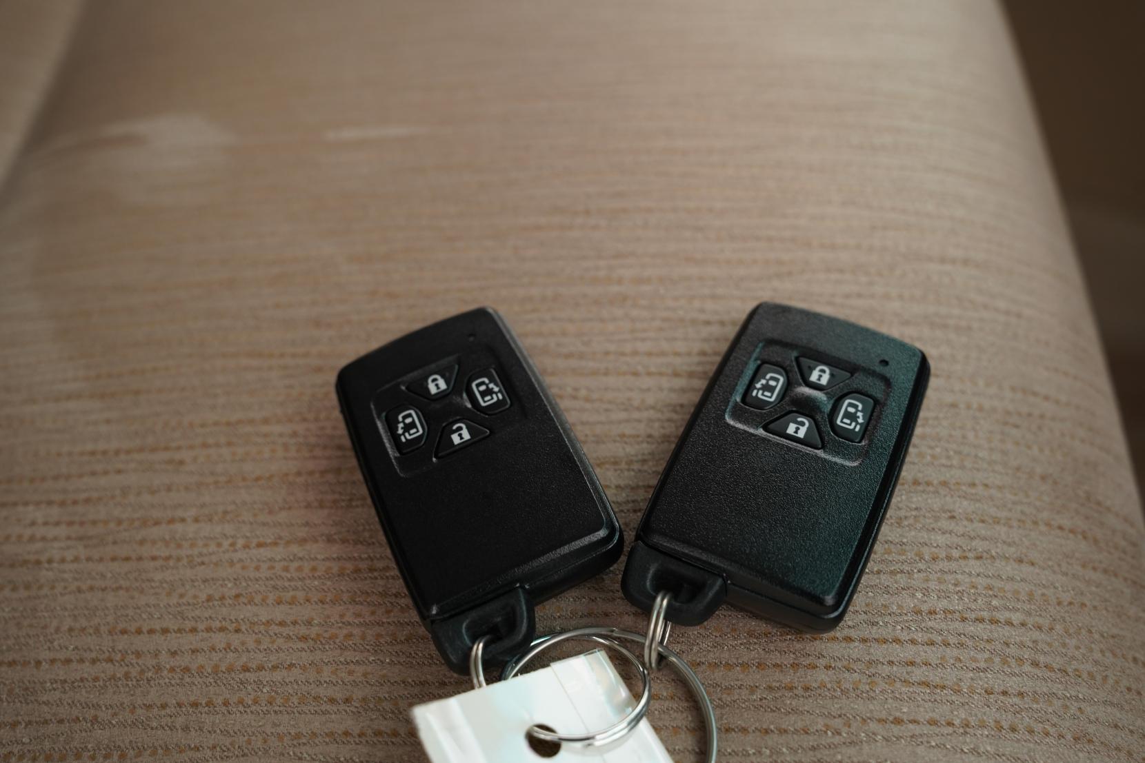 Toyota Alphard 2.4 Hybrid X 4WD