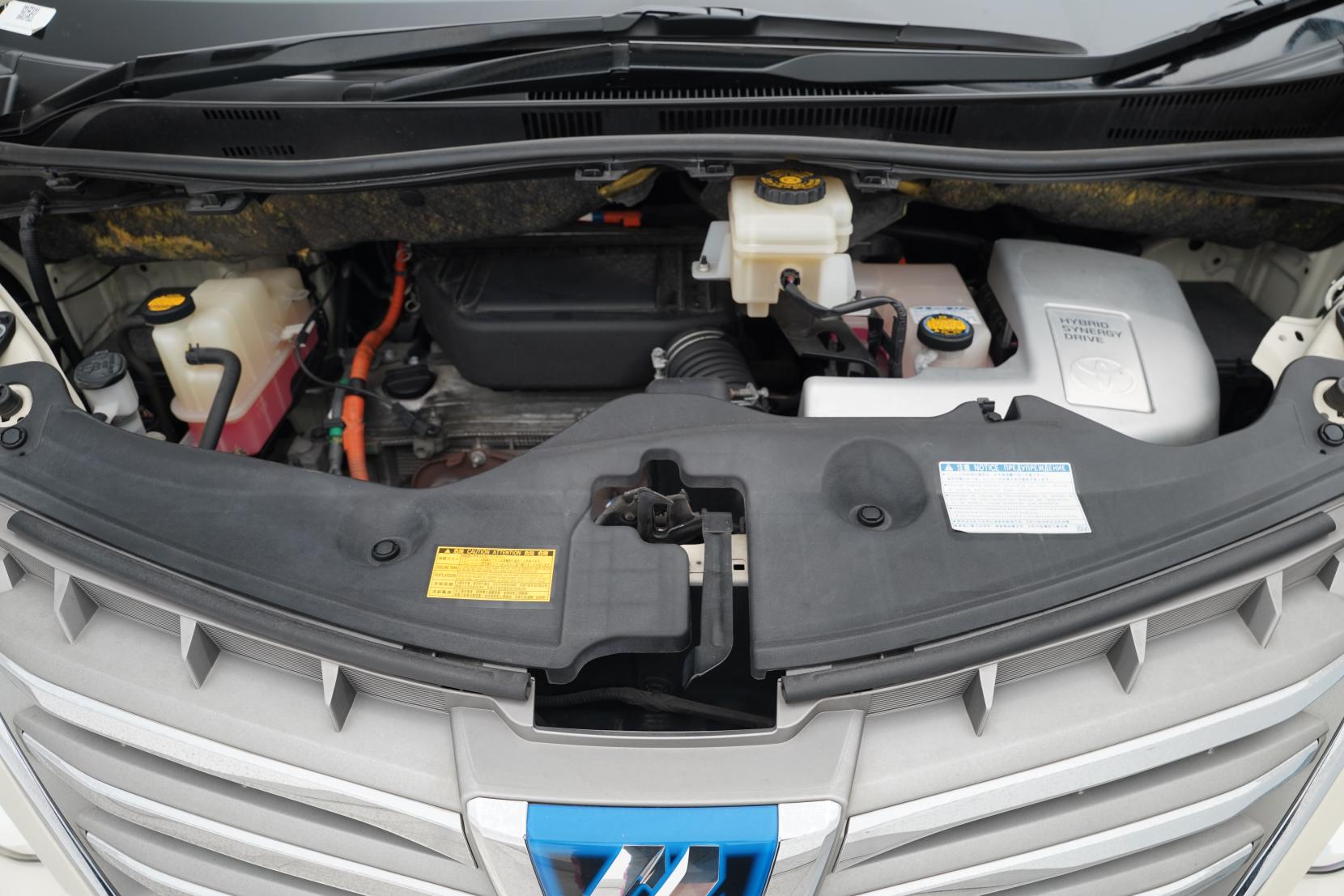 Toyota Alphard 2.4 Hybrid X 4WD