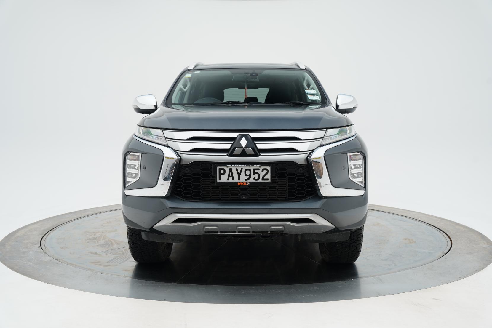 Mitsubishi Pajero 2.4 VRX 2.4D/4WD/8AT VRX 2.4D/4WD/8AT