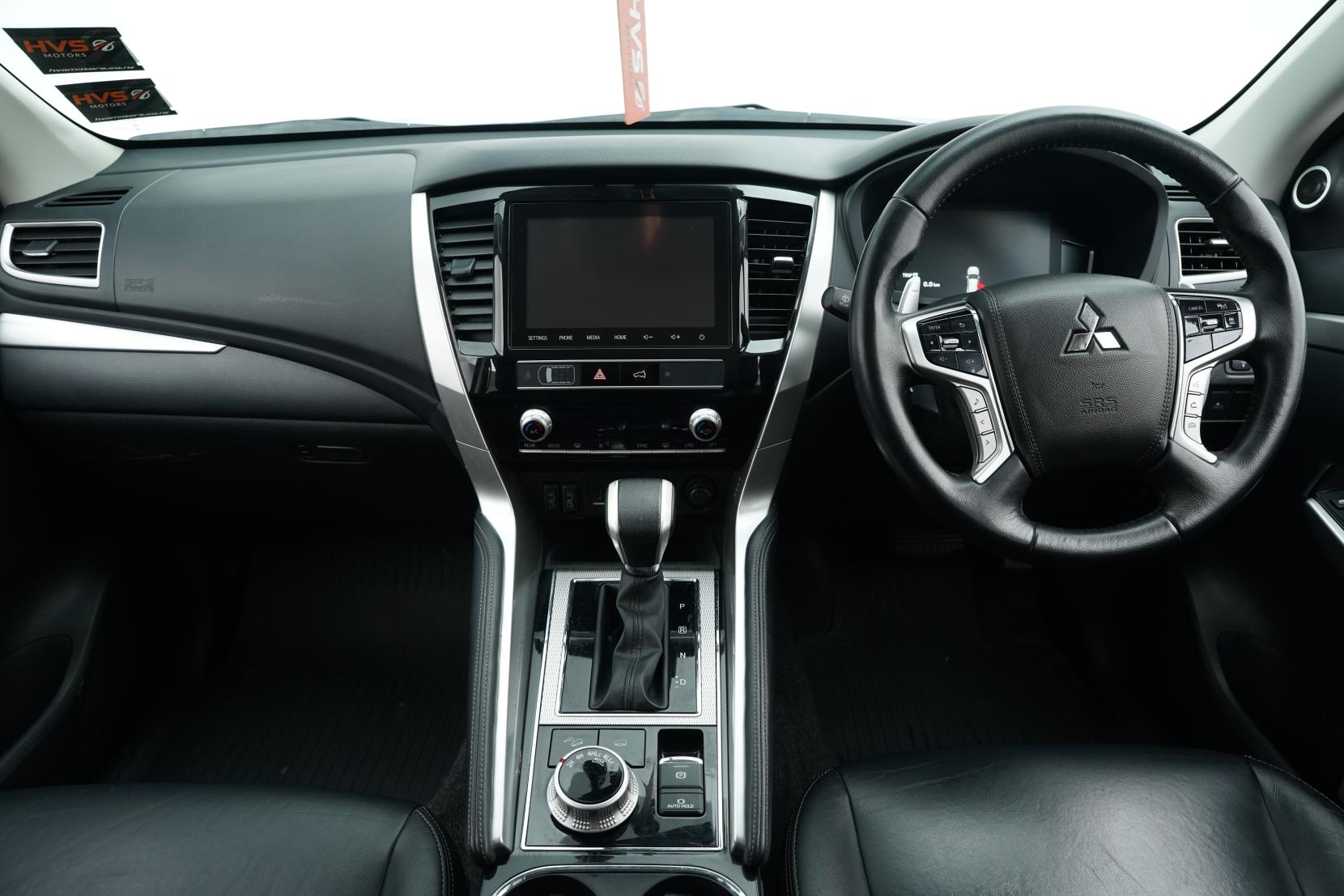 Mitsubishi Pajero 2.4 VRX 2.4D/4WD/8AT VRX 2.4D/4WD/8AT