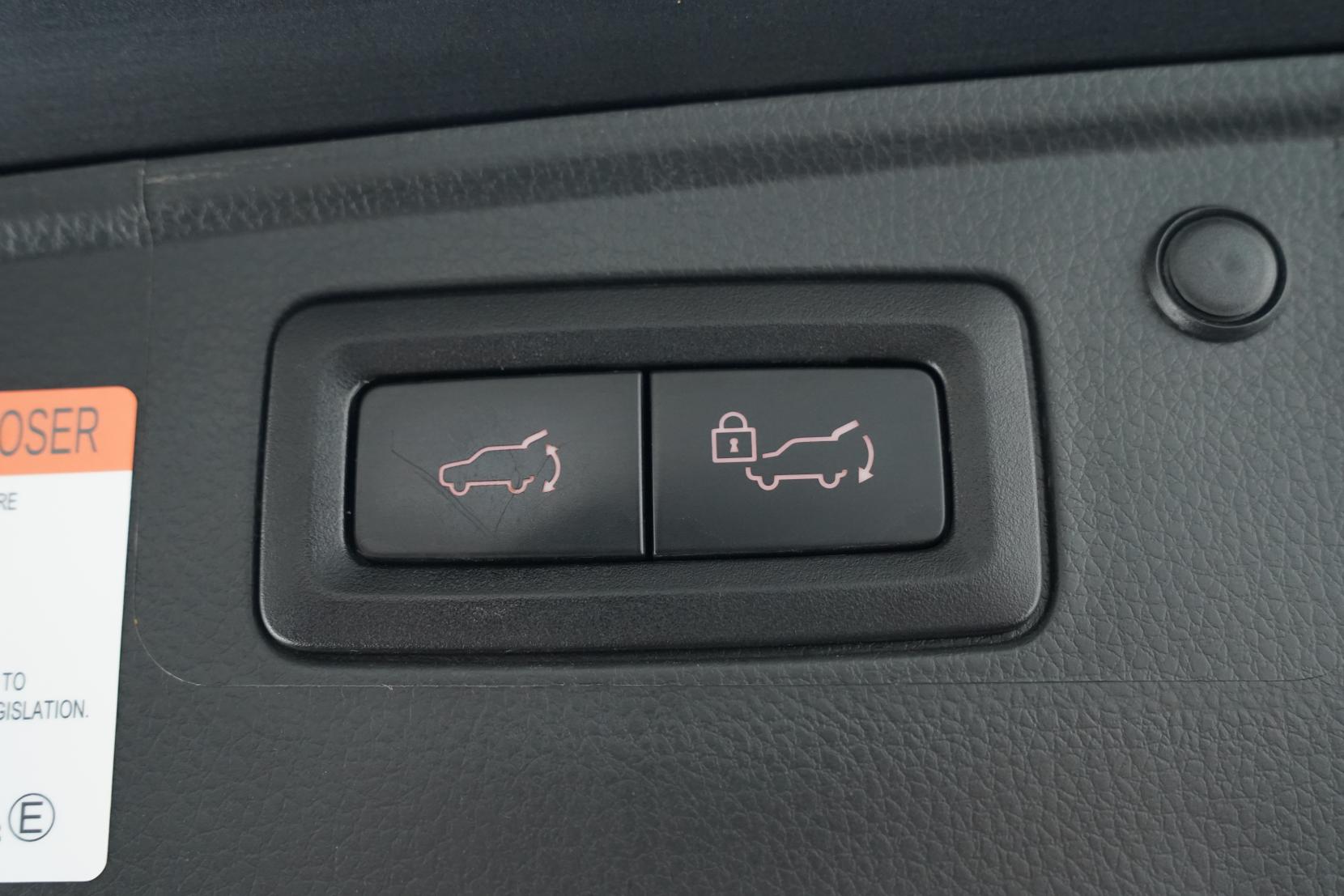 Mitsubishi Pajero 2.4 VRX 2.4D/4WD/8AT VRX 2.4D/4WD/8AT