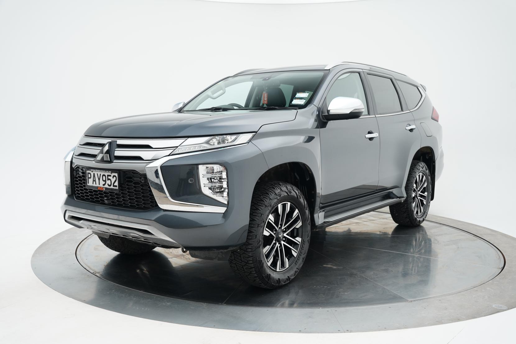 Mitsubishi Pajero 2.4 VRX 2.4D/4WD/8AT VRX 2.4D/4WD/8AT