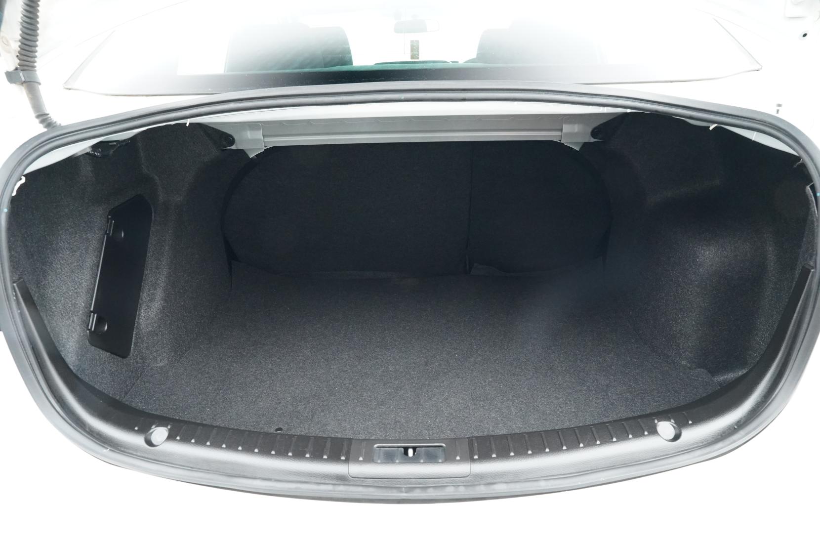 Mazda Axela 2.0 20E SKYACTIVE