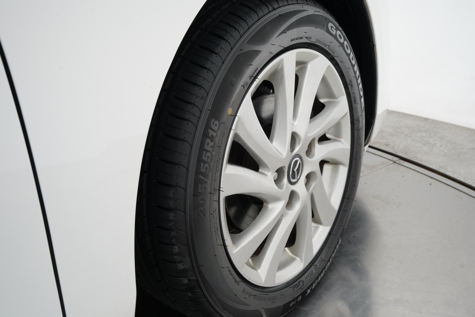 Mazda Axela 2.0 20E SKYACTIVE