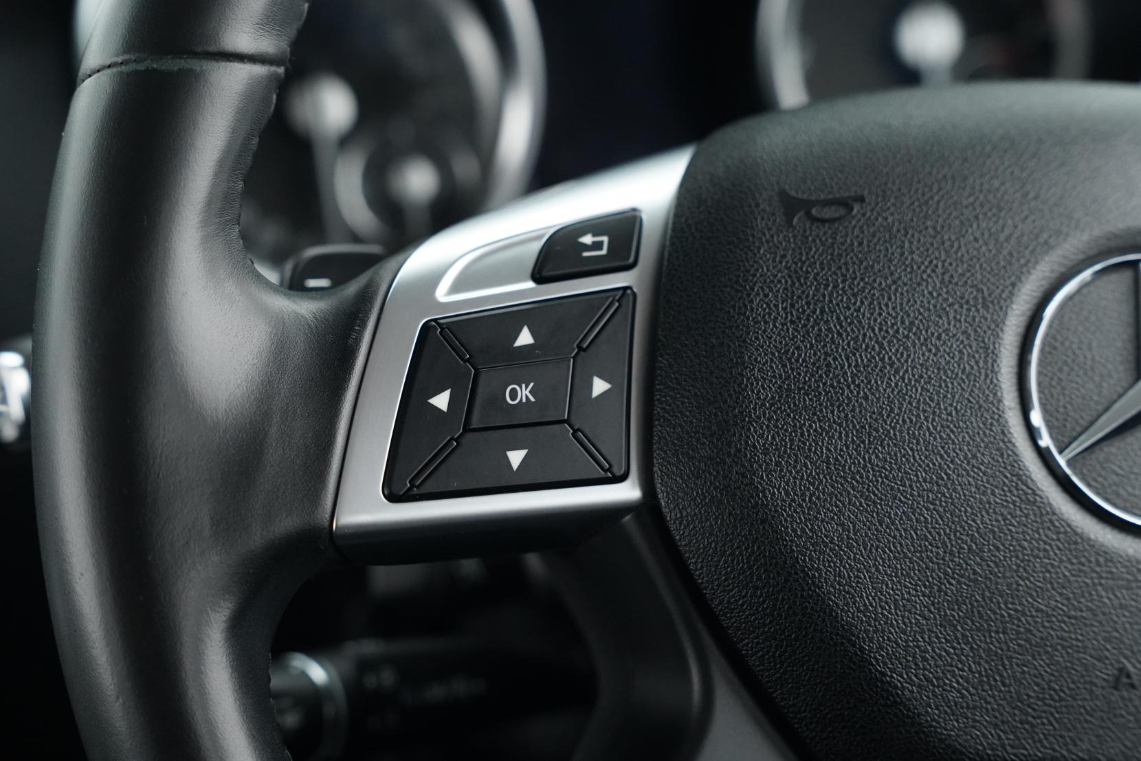 Mercedes-Benz G 350 3.0 G Wagon 4WD Bluetec