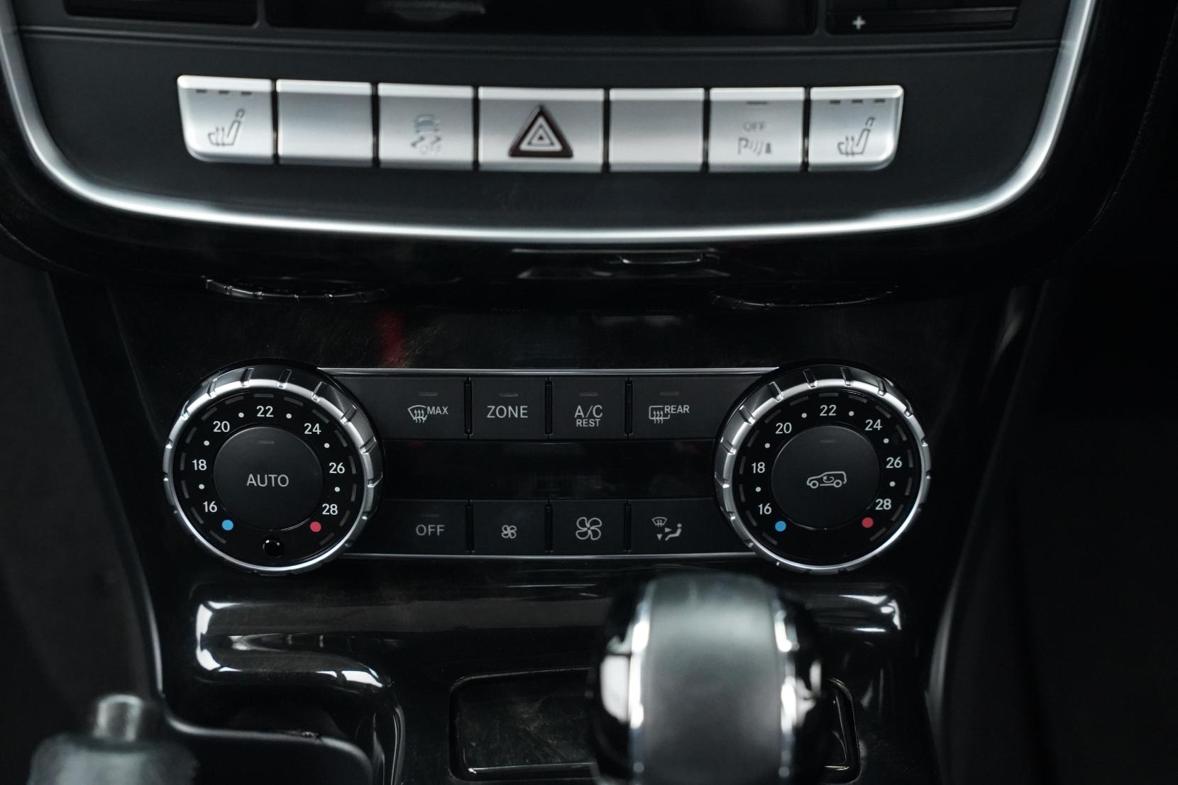 Mercedes-Benz G 350 3.0 G Wagon 4WD Bluetec