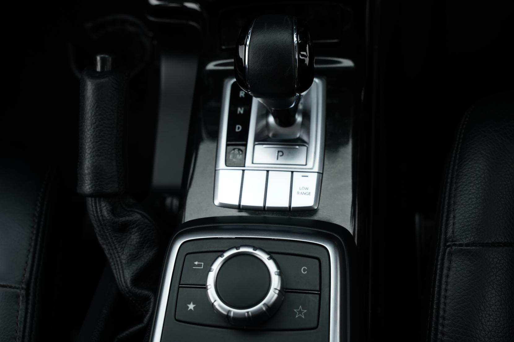 Mercedes-Benz G 350 3.0 G Wagon 4WD Bluetec