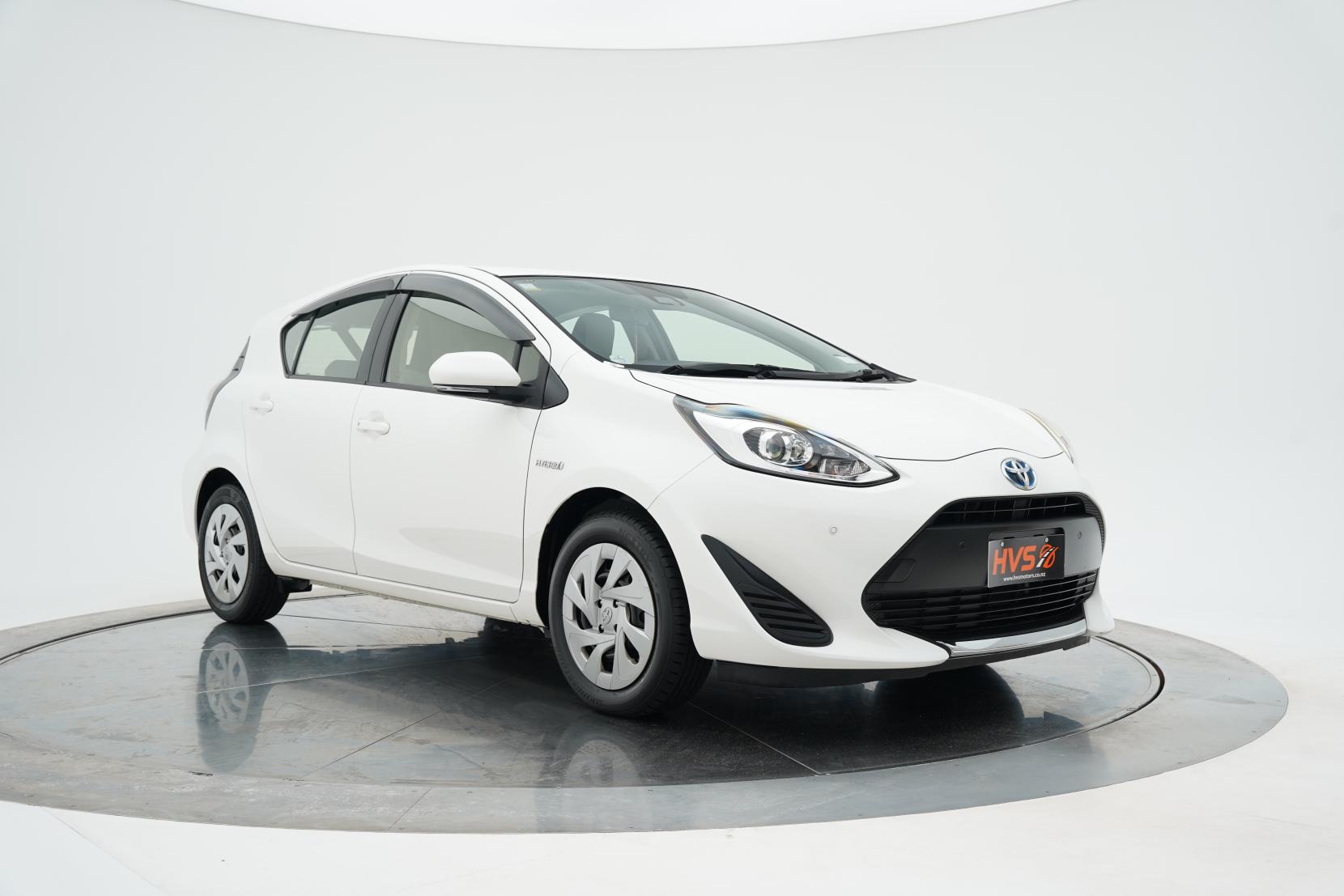 Toyota Aqua Hybrid L