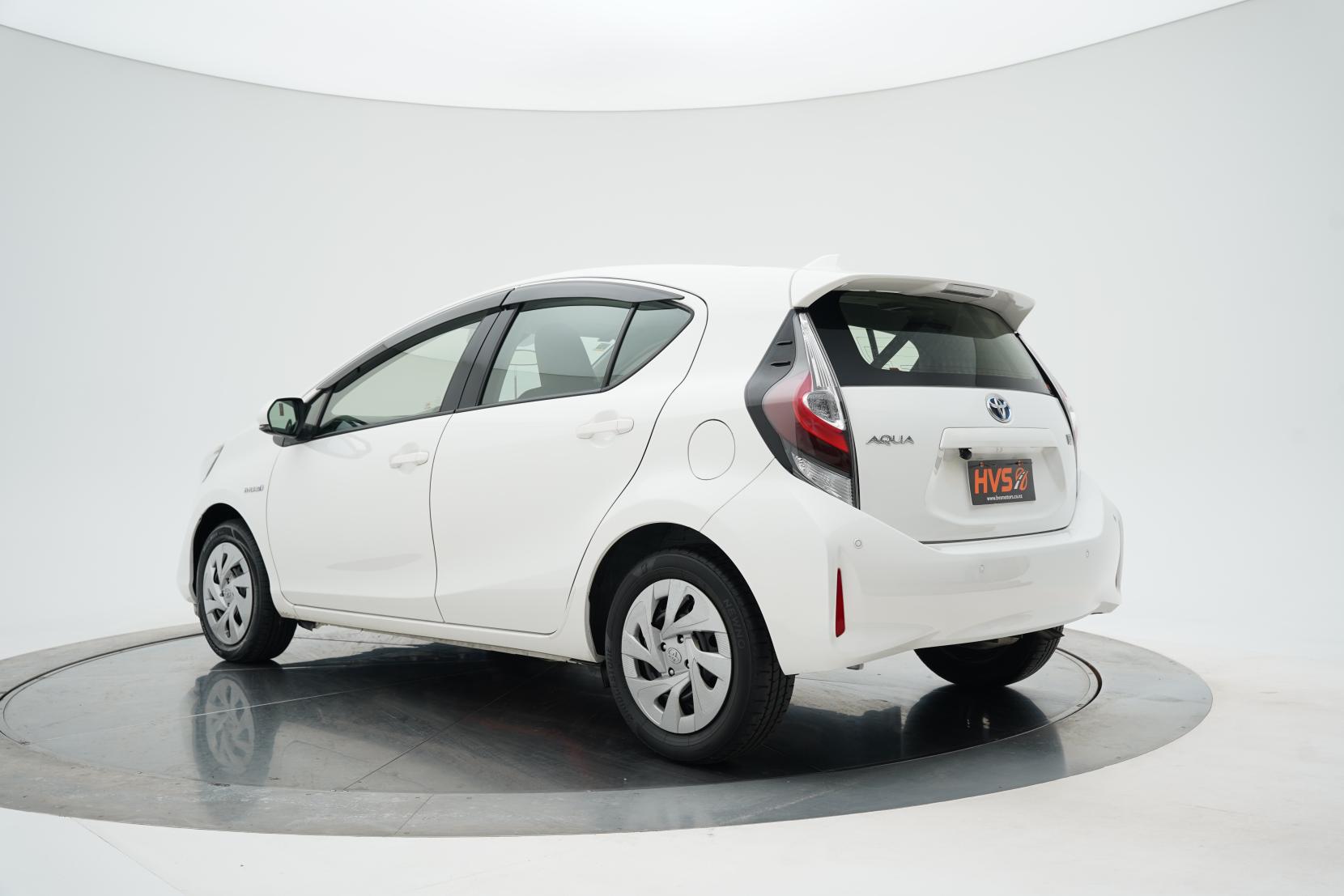 Toyota Aqua Hybrid L