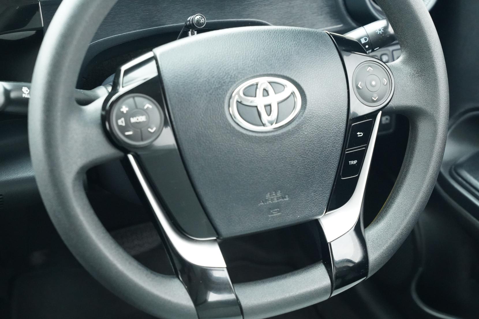 Toyota Aqua Hybrid L