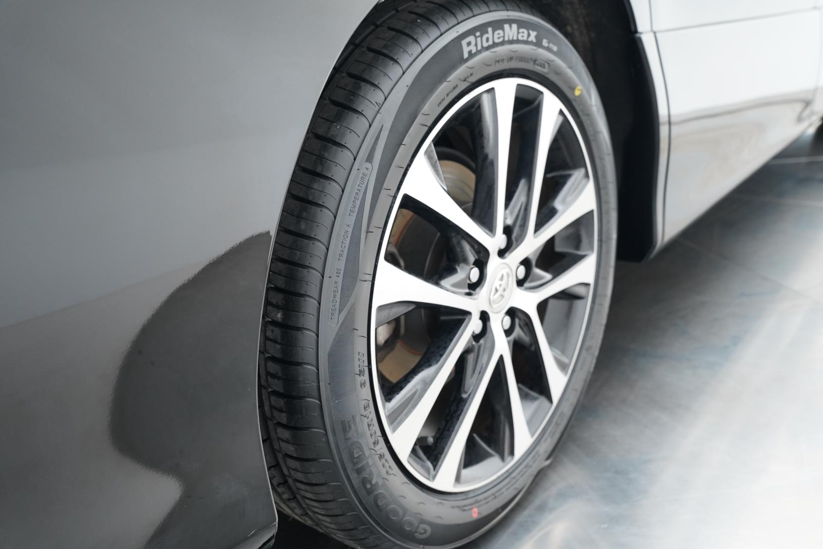 Toyota Estima 2.4 Aeras 7 Seater