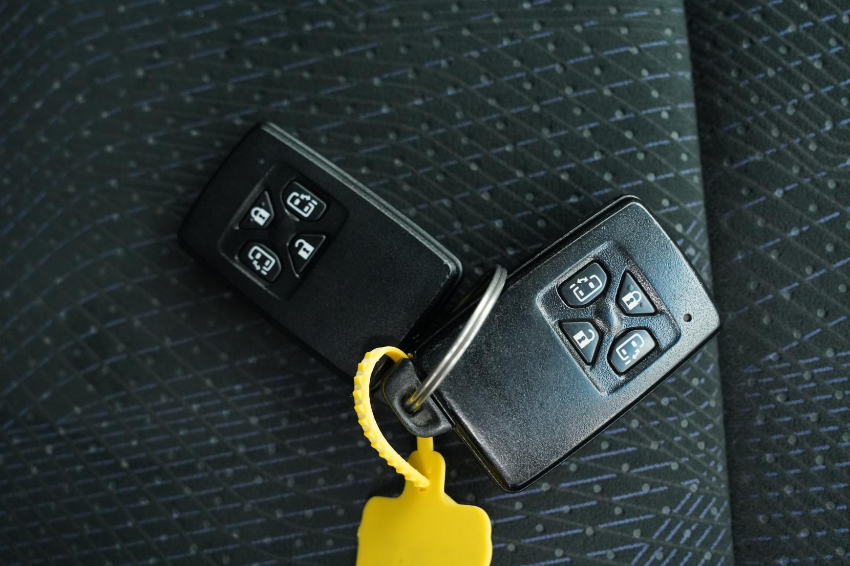 Toyota Estima 2.4 Aeras 7 Seater