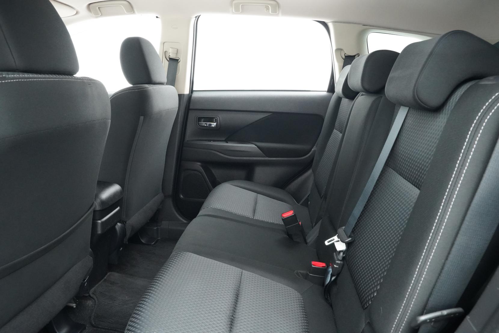 Mitsubishi Outlander 2.4 24G 4WD 7 Seater