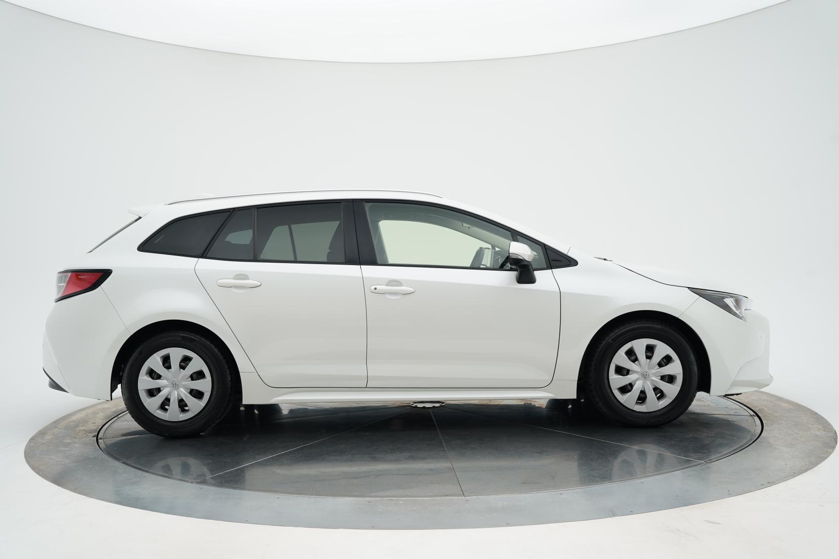 Toyota Corolla Touring Hybrid G-X