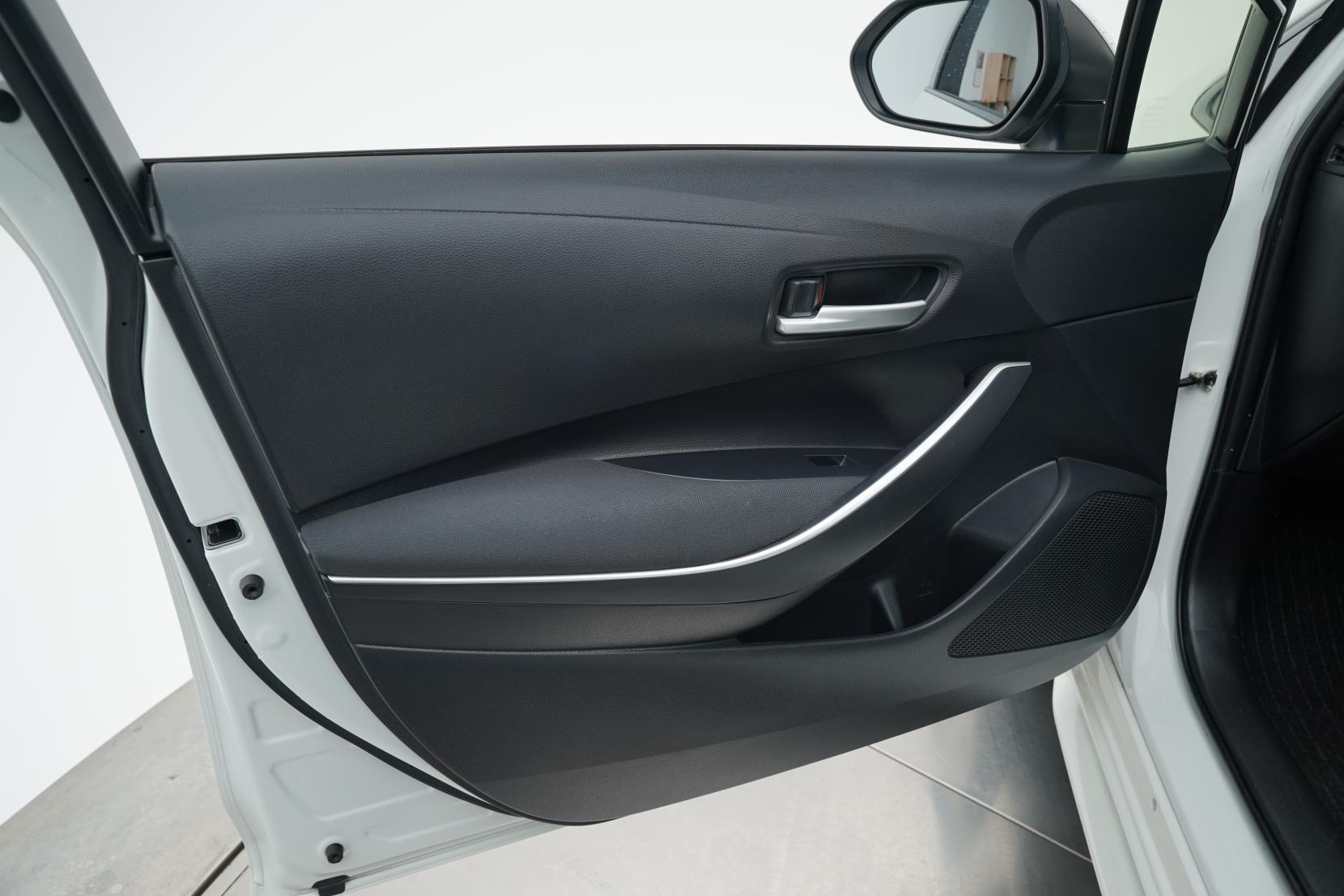 Toyota Corolla Touring Hybrid G-X