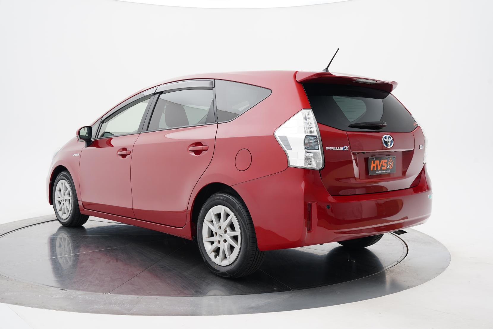 Toyota Prius Alpha S 5 Seater