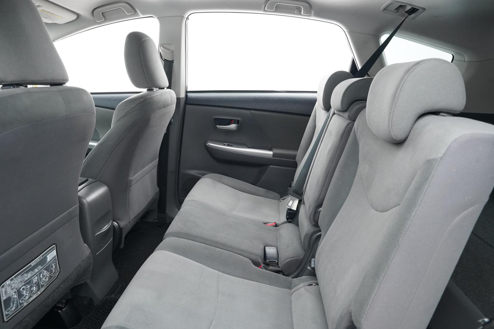Toyota Prius Alpha S 5 Seater