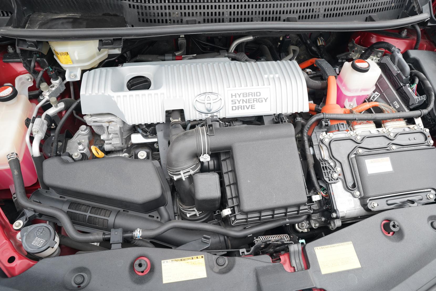 Toyota Prius Alpha S 5 Seater