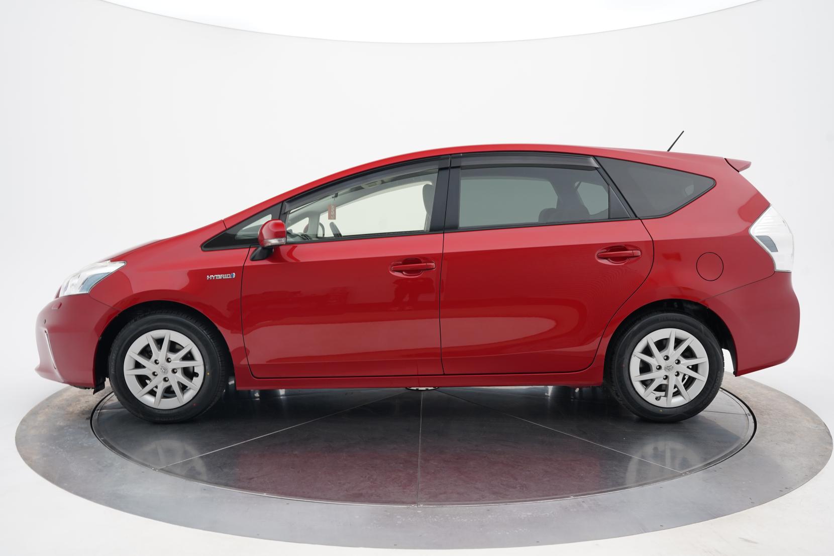 Toyota Prius Alpha S 5 Seater