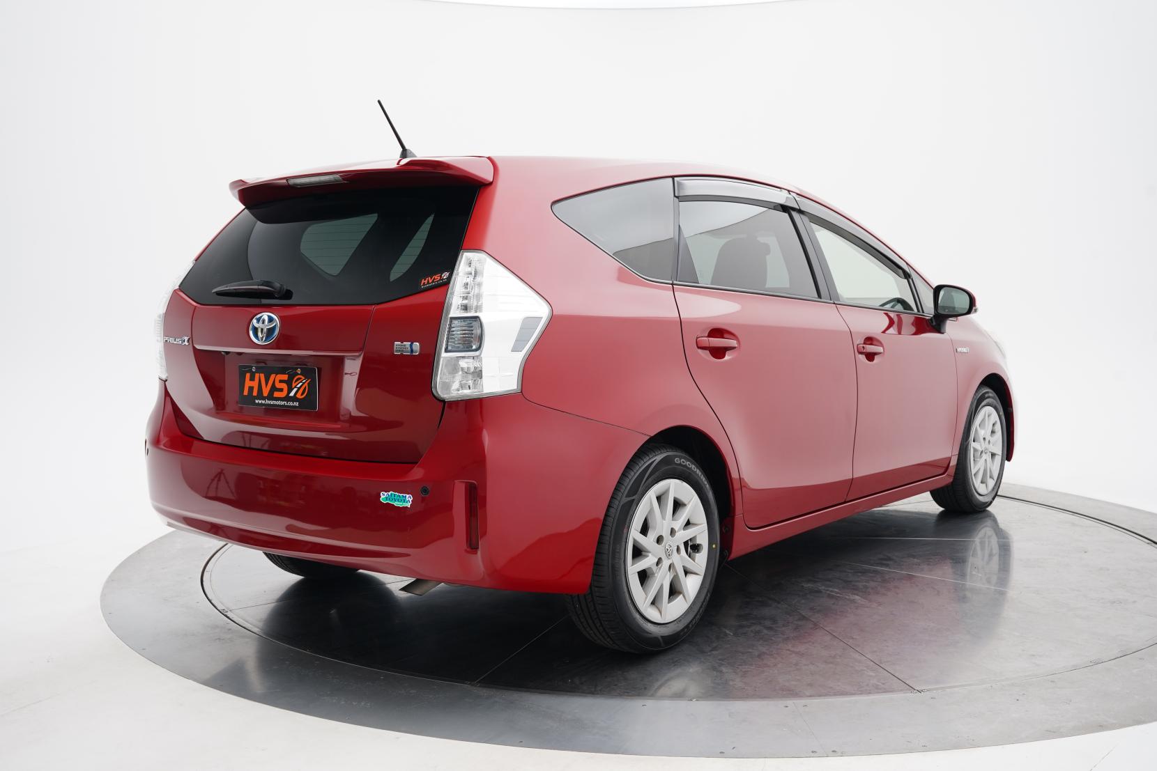 Toyota Prius Alpha S 5 Seater