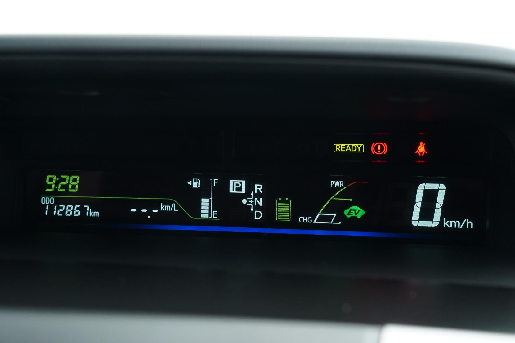 Toyota Prius Alpha S 5 Seater