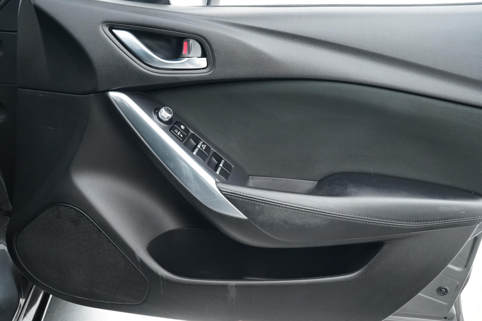 Mazda Atenza 2.0 WAGON 20S