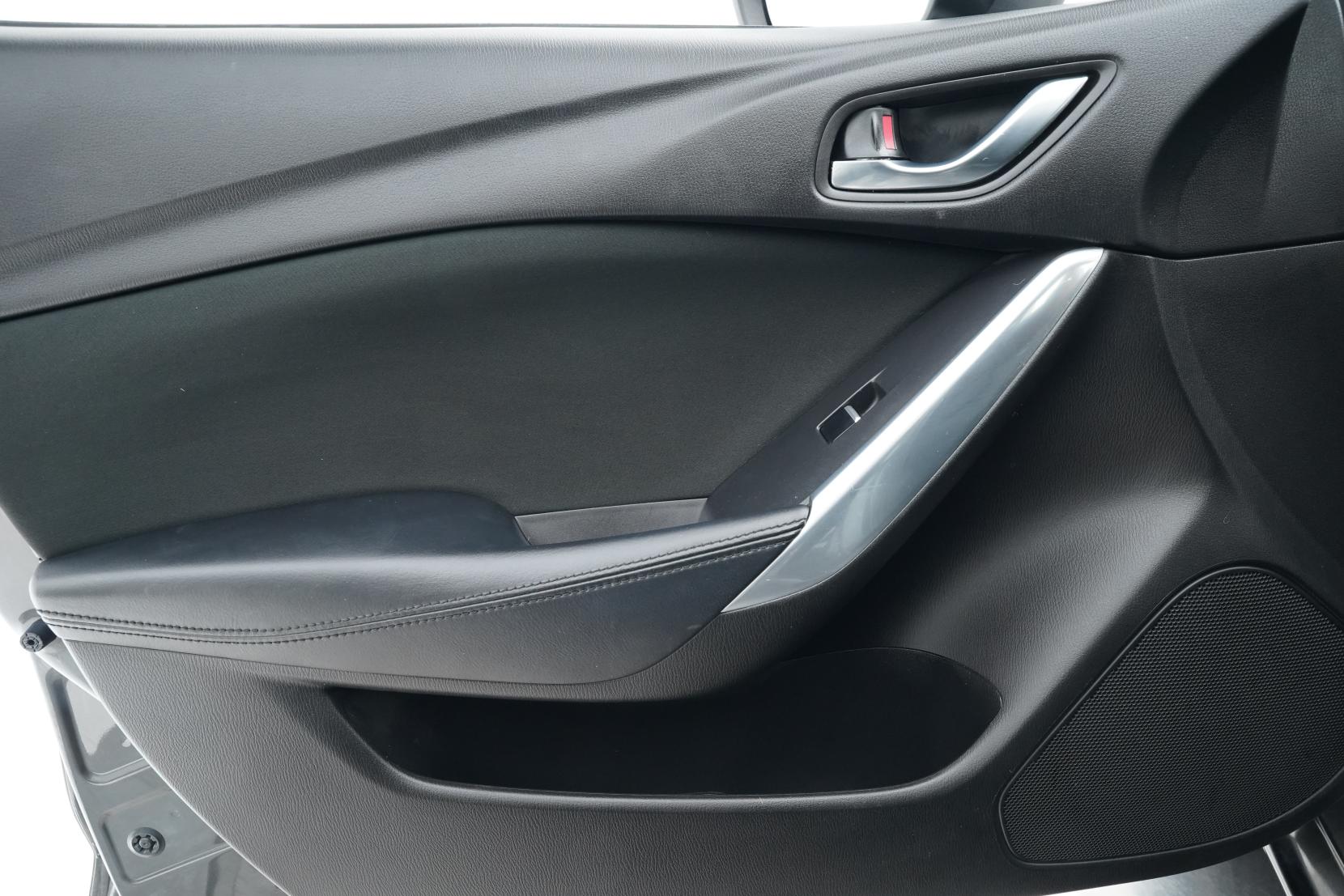 Mazda Atenza 2.0 WAGON 20S