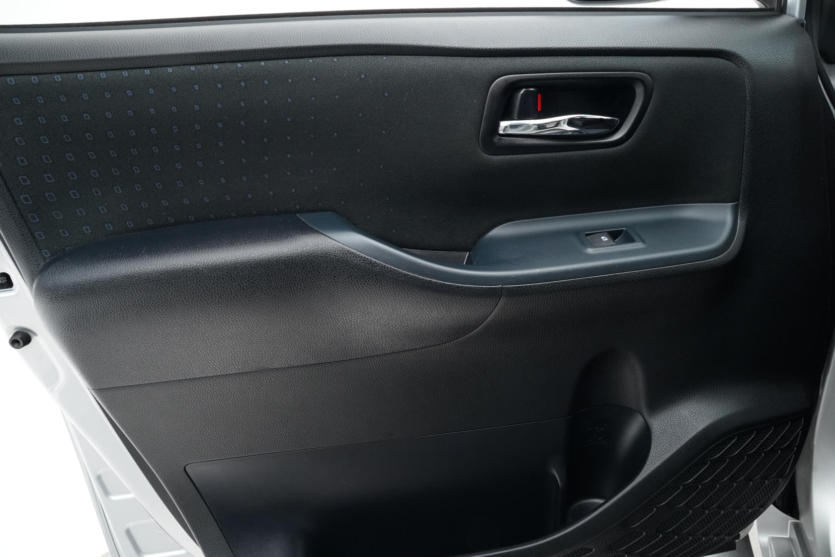 Toyota Voxy 1.8 HYBRID HYBRID V