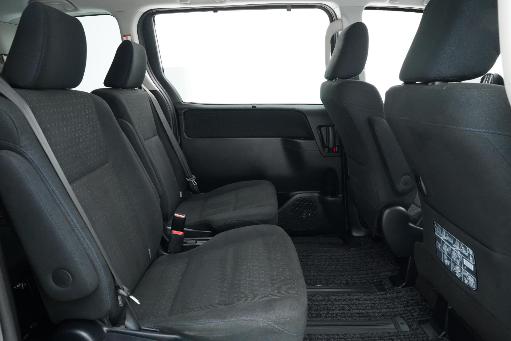 Toyota Voxy 1.8 HYBRID HYBRID V