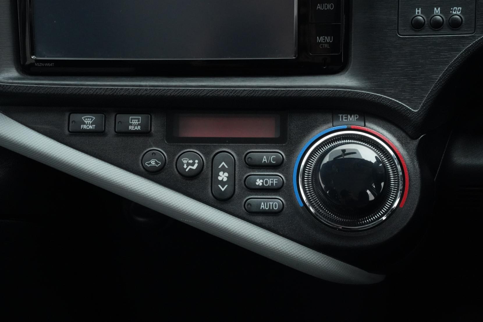 Toyota Aqua 1.5 Hybrid S