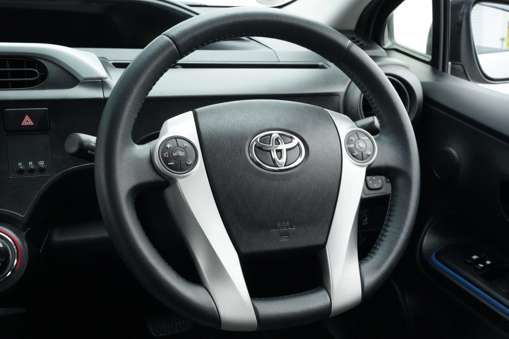 Toyota Aqua 1.5 Hybrid S