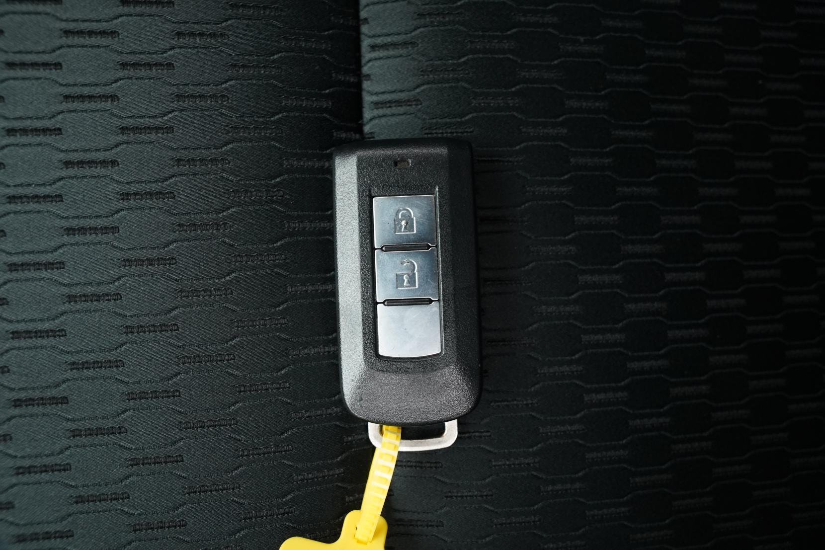 Mitsubishi Outlander 2.0 PHEV G SAFETY PKG