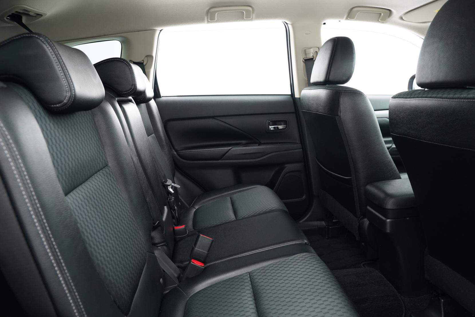 Mitsubishi Outlander 2.0 PHEV G SAFETY PKG