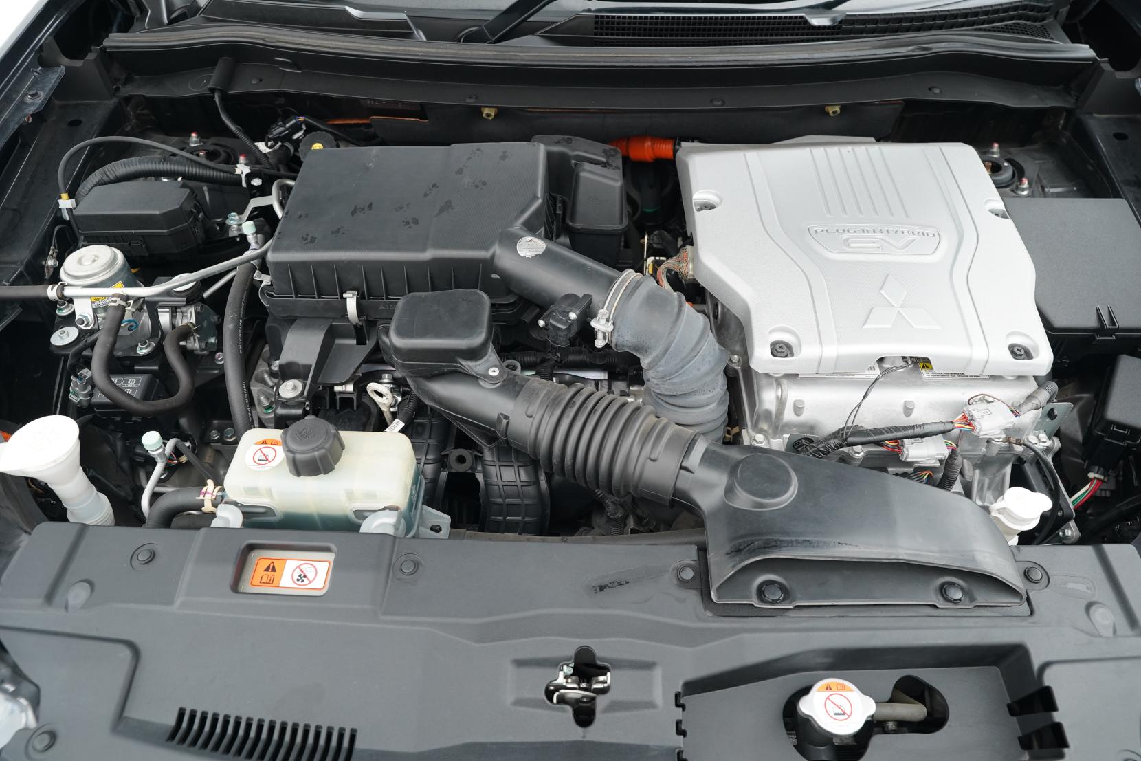 Mitsubishi Outlander 2.0 PHEV G SAFETY PKG