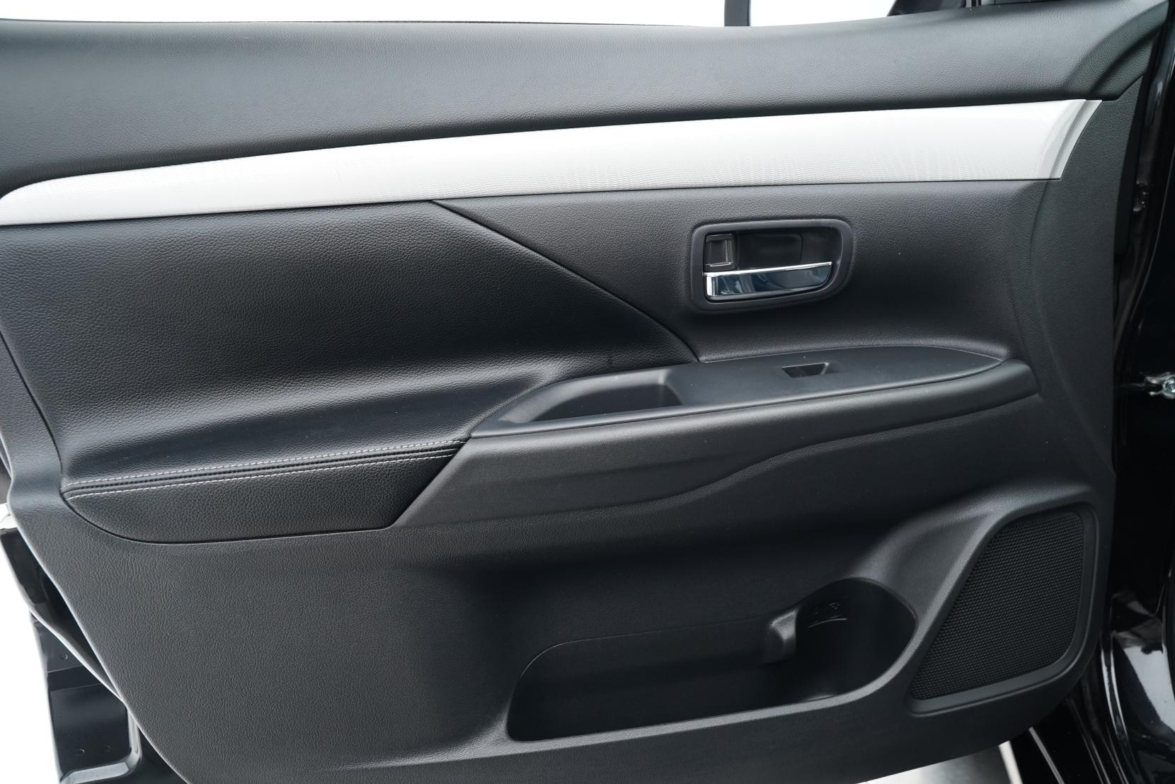 Mitsubishi Outlander 2.0 PHEV G SAFETY PKG