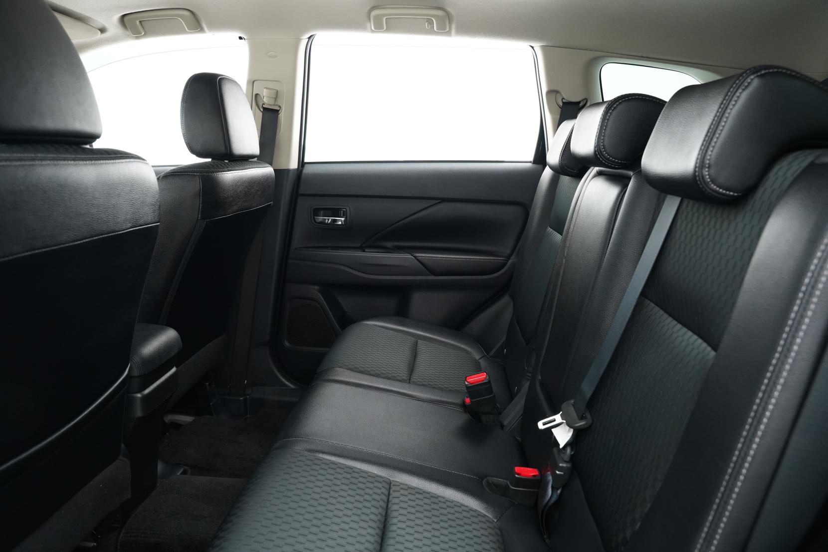 Mitsubishi Outlander 2.0 PHEV G SAFETY PKG