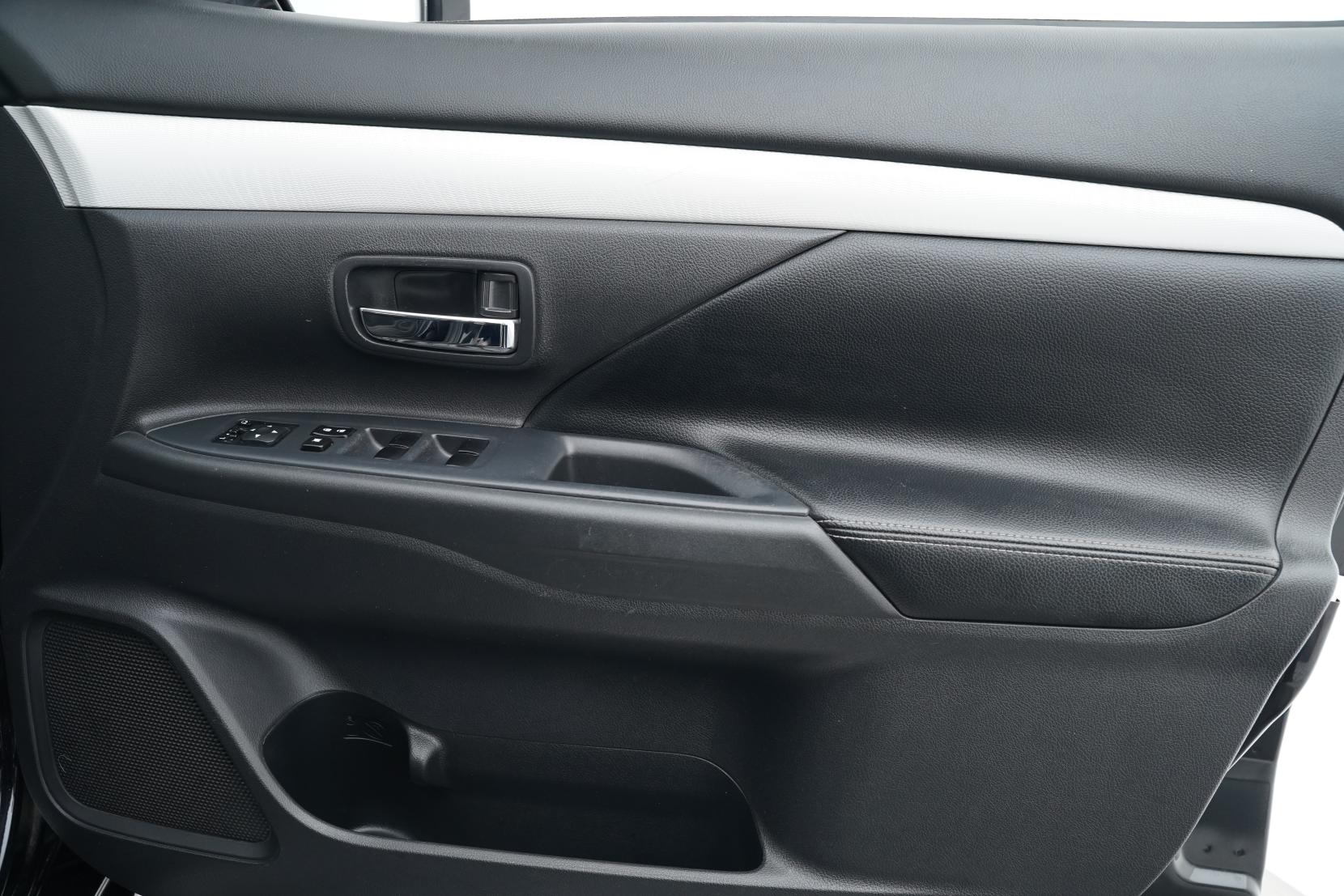 Mitsubishi Outlander 2.0 PHEV G SAFETY PKG