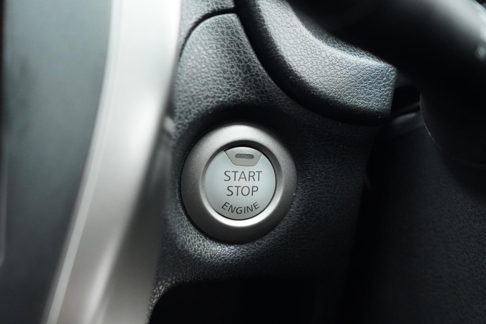 Nissan Note (2004–present) 1.2 X V SELECTION