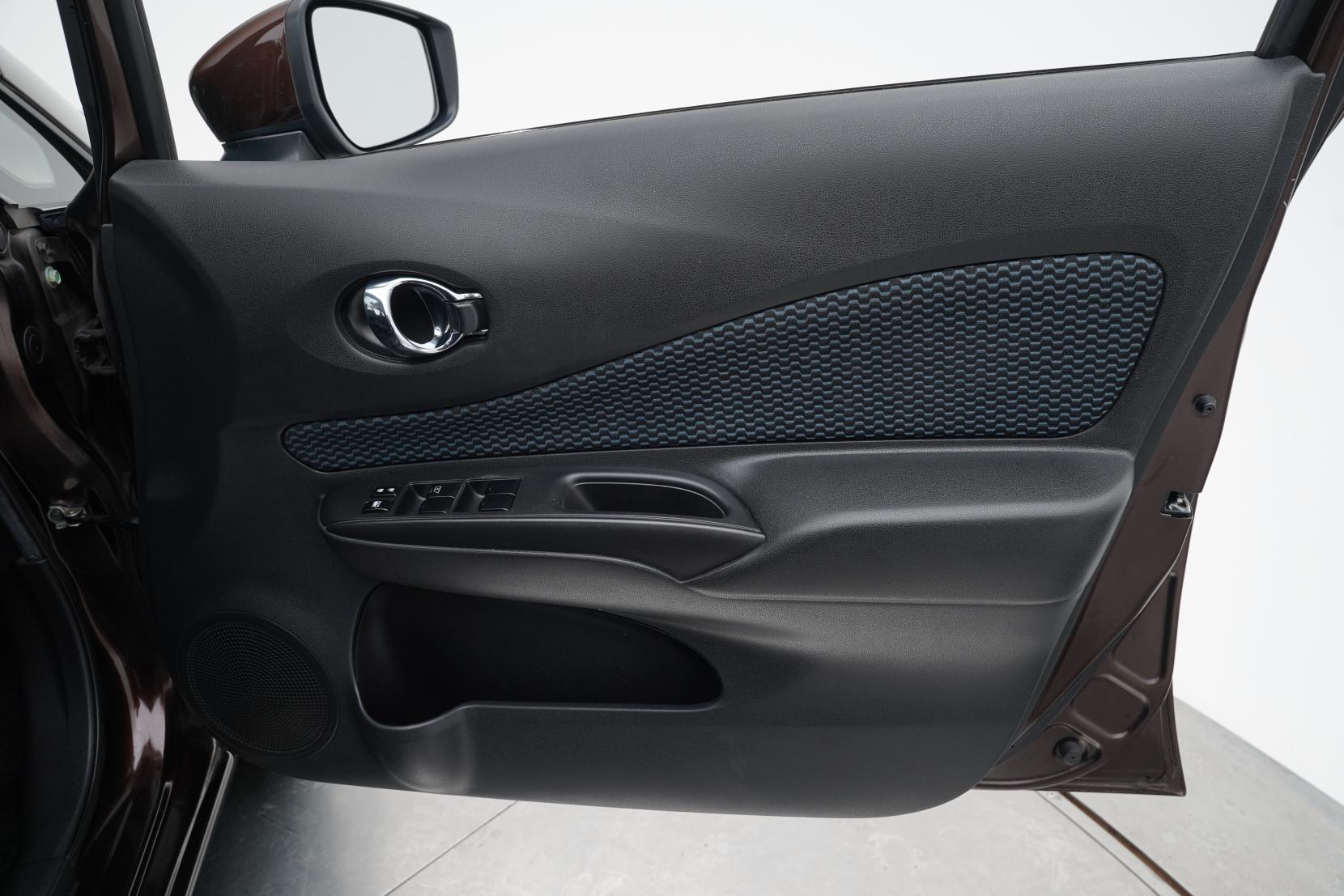 Nissan Note (2004–present) 1.2 X V SELECTION