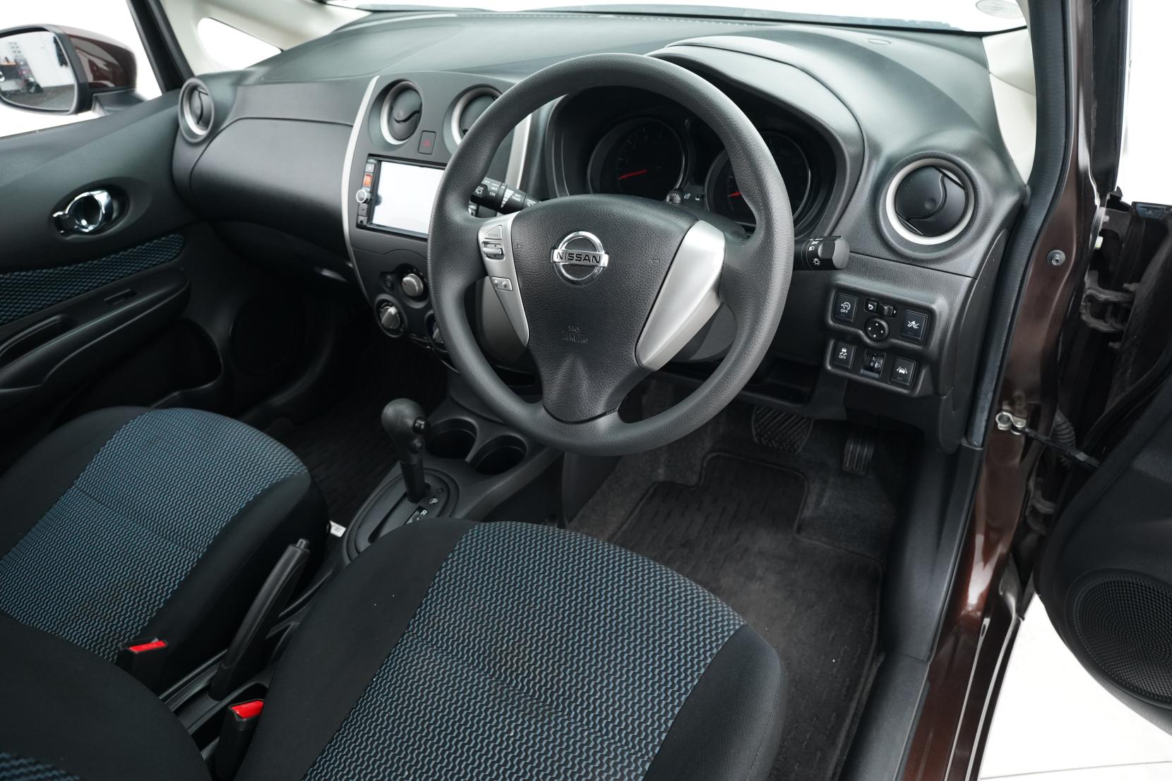 Nissan Note (2004–present) 1.2 X V SELECTION