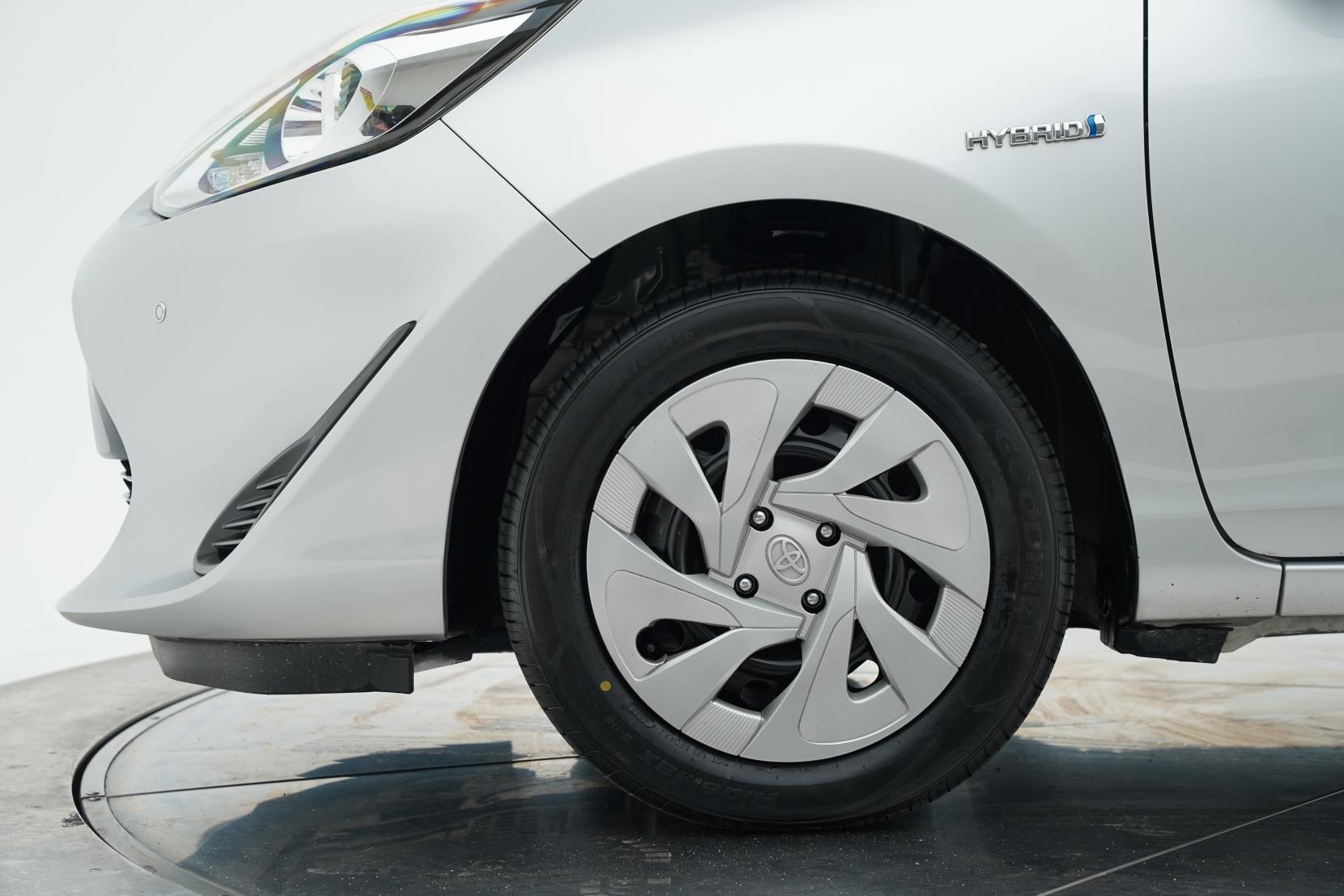 Toyota Aqua Hybrid G Push Start