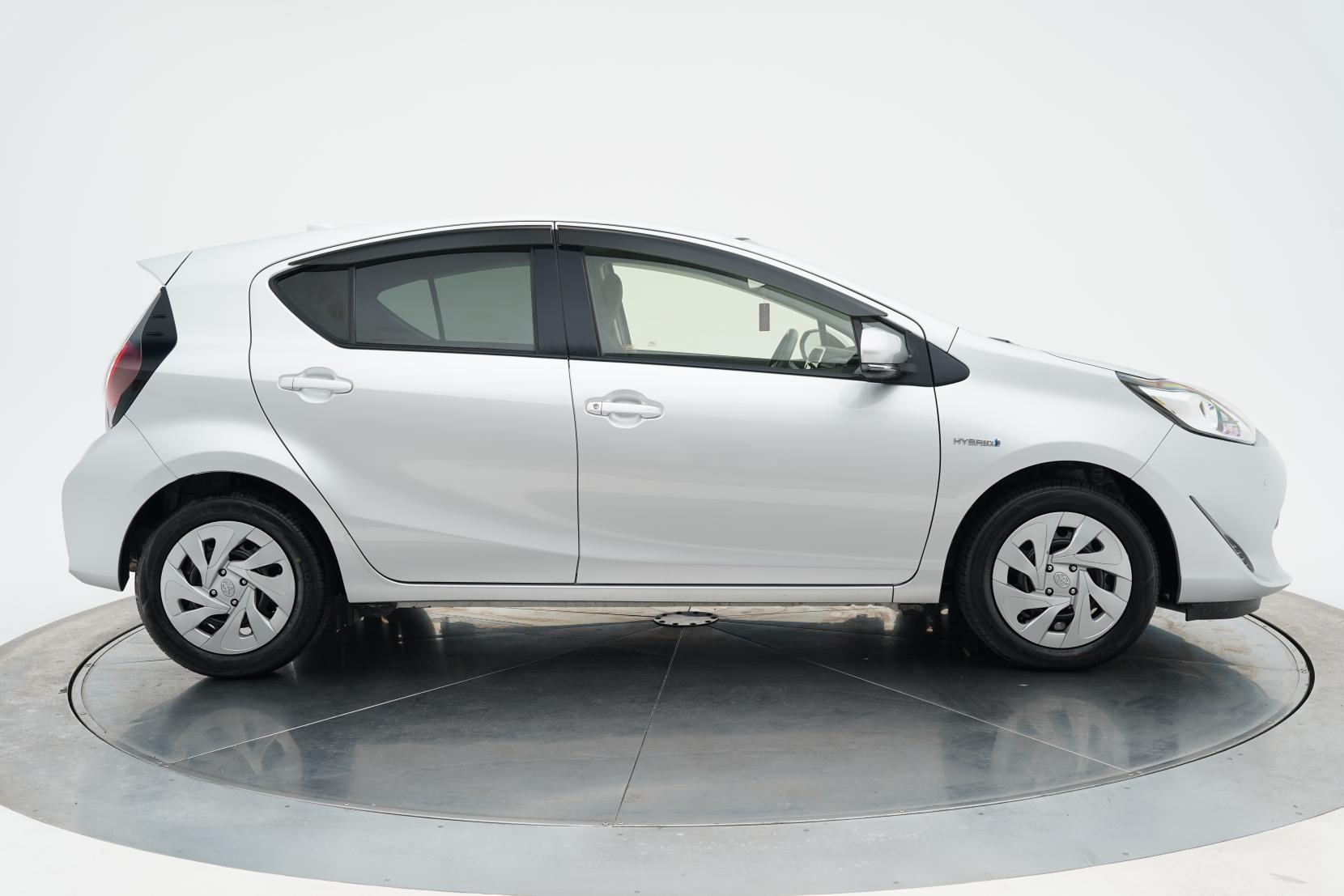 Toyota Aqua Hybrid G Push Start