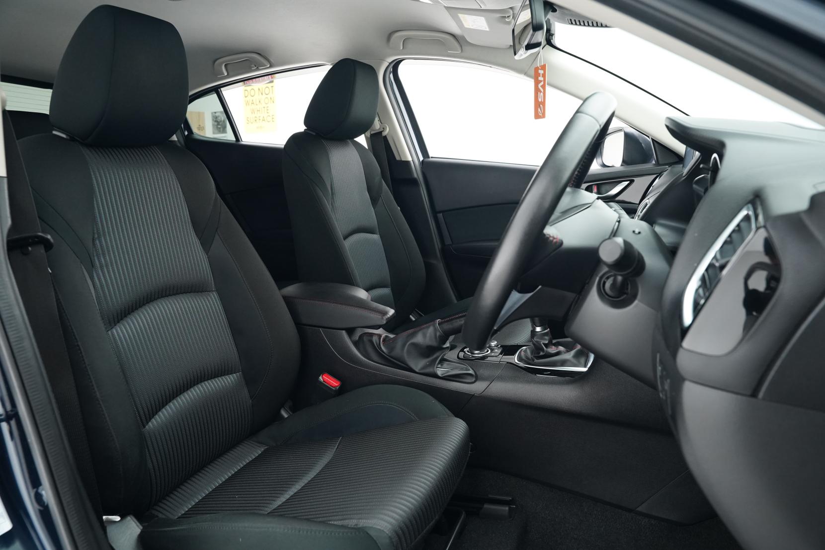 Mazda Axela 1.5 SPORT 15S TOURING